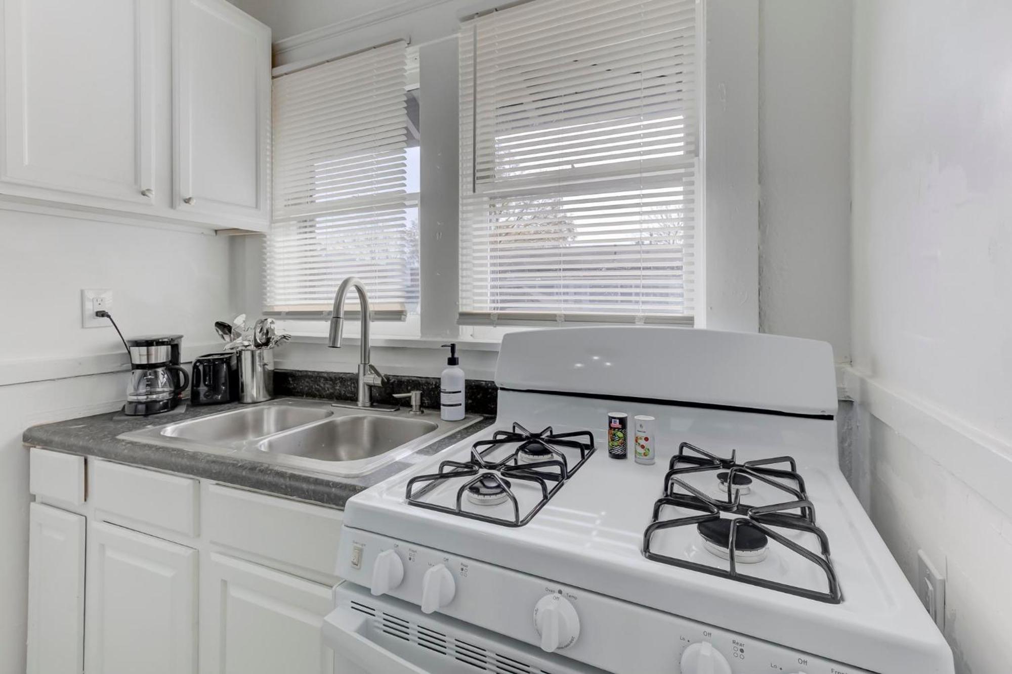 Charming Cooper-Young Flat In The Heart Of Memphis Exterior foto